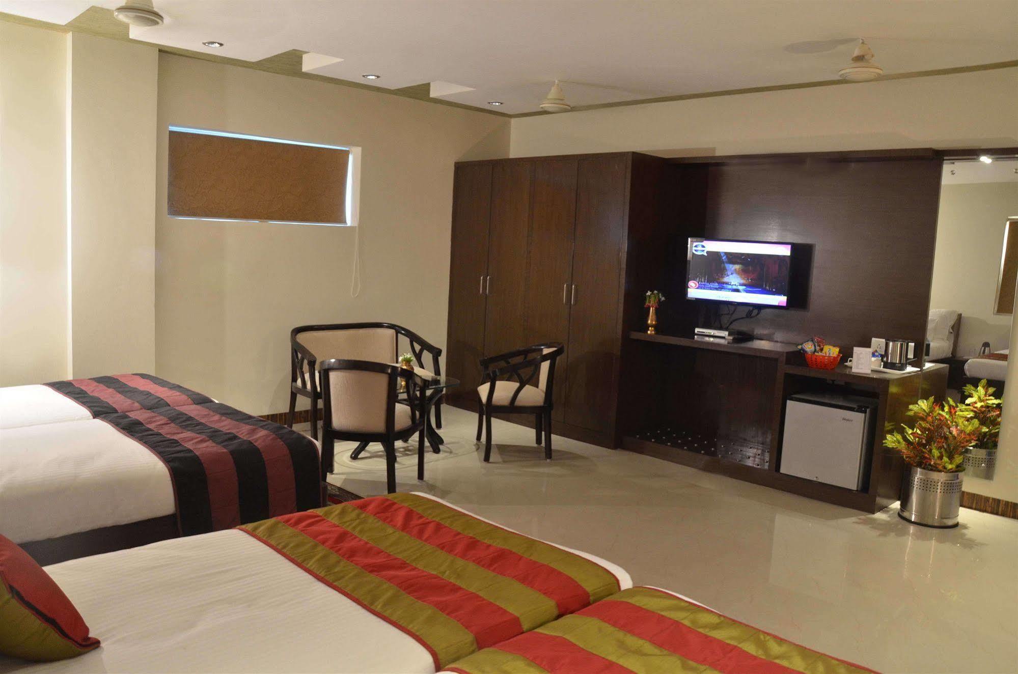 Hotel Karan Vilas Agra  Luaran gambar