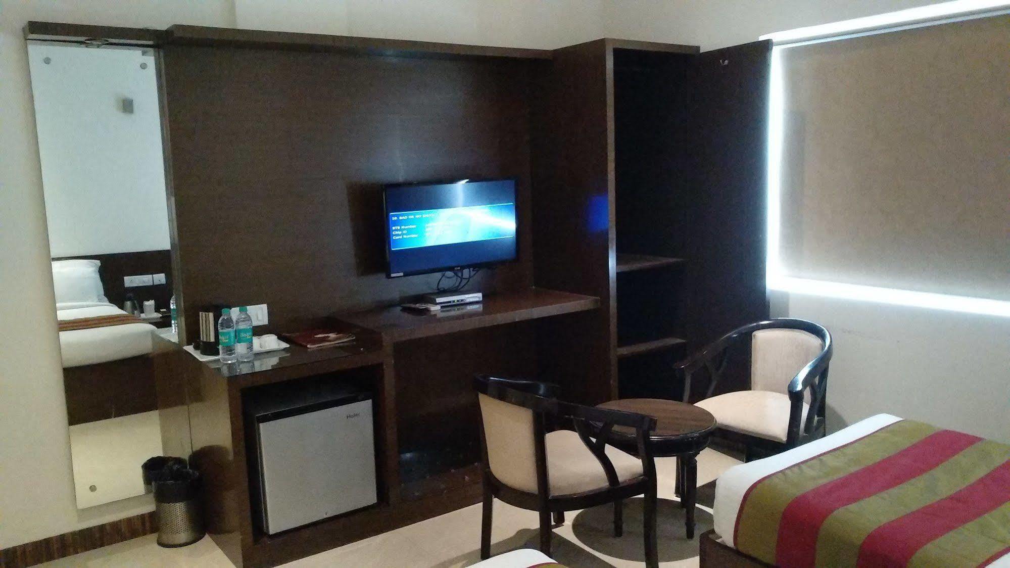 Hotel Karan Vilas Agra  Luaran gambar